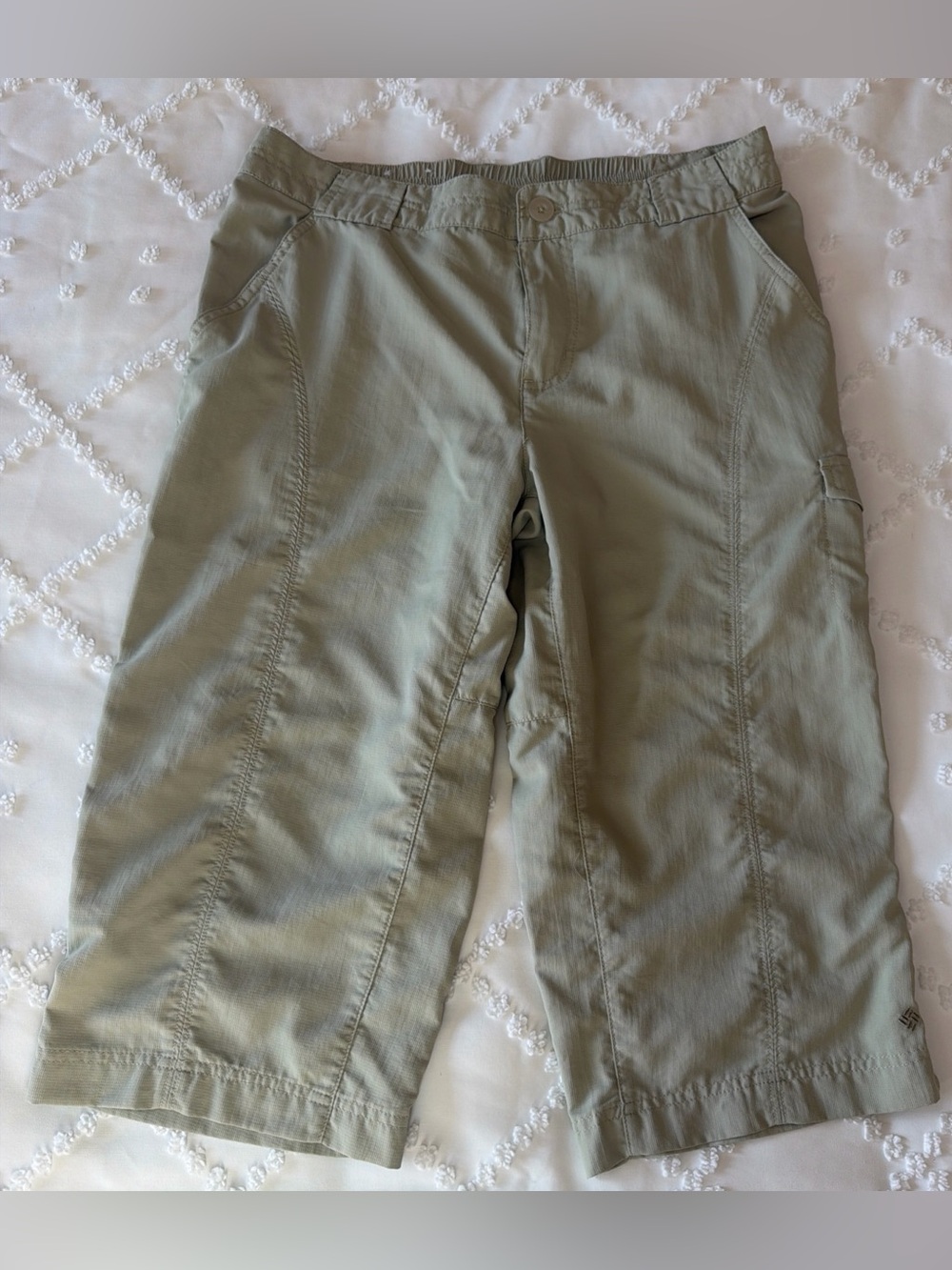 Columbia Women’s Capri Pants Size 10 Lightweight Green Hiking Fishing Cargo